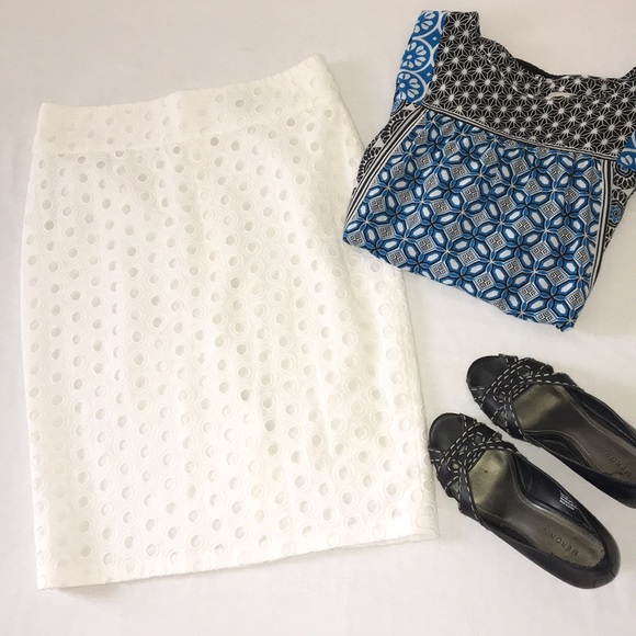 Ann Taylor Dresses & Skirts - Ann Taylor Eyelet Pencil Skirt